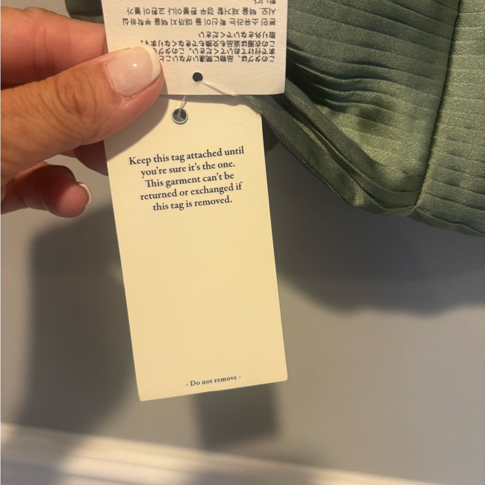 Women's Satin Sage Green Pleated Crop Top Abercrombie & Fitch - Size Medium NWT - Picture 6 of 9